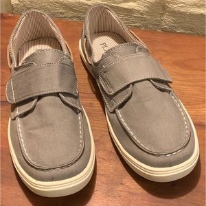 Children’s place boys gray boat shoe